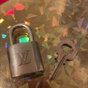 Louis Vuitton Metallic Silver Lock and Key Set